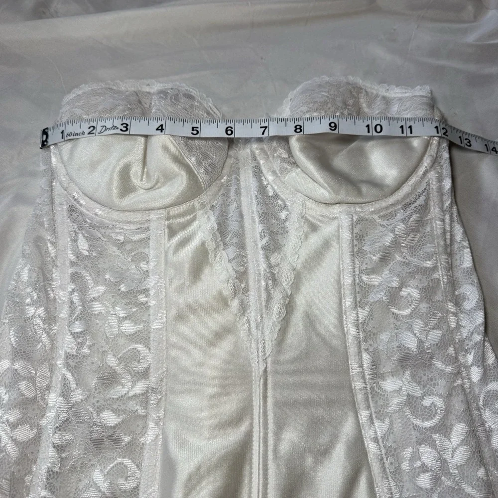 White Lace Corset Bustier Top Boned Satin Cups Hook Back 36B - Picture 6 of 6